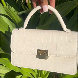Beautiful Cream Crossbody Bag/ Gold Hardware